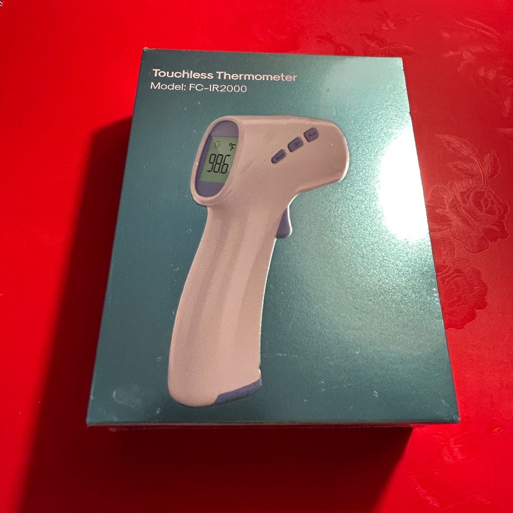Touchless thermometer
